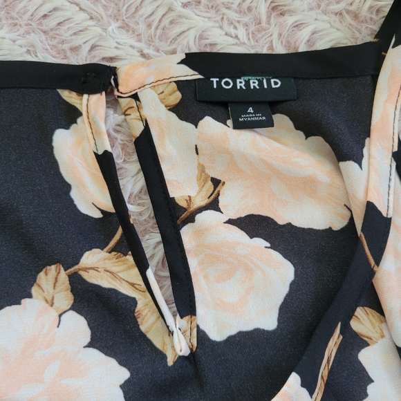 Torrid Size 4 Floral Peplum Shirt - Picture 6 of 9